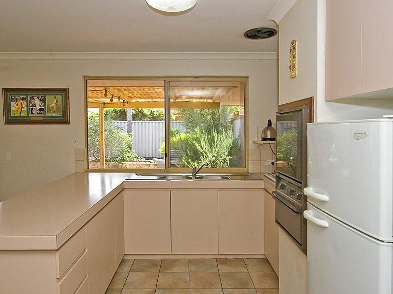 16 Teviot Place, Beechboro WA 6063