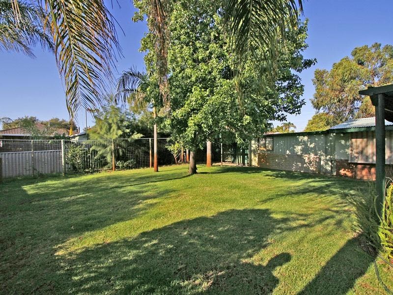 8 Dodds Place, Beechboro WA 6063