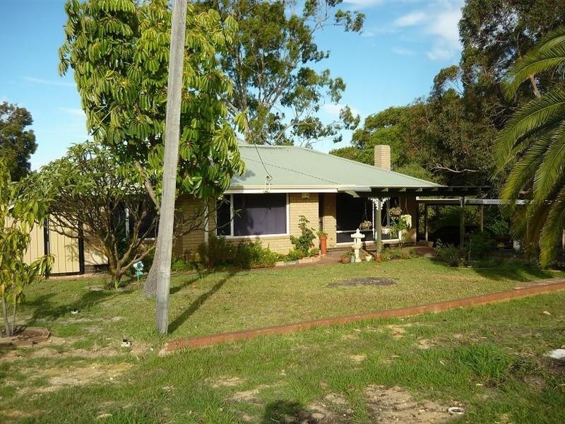 5 Dixon Street, Embleton WA 6062
