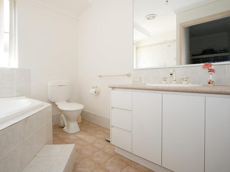 33 Alderhurst Crescent, Bayswater WA 6053