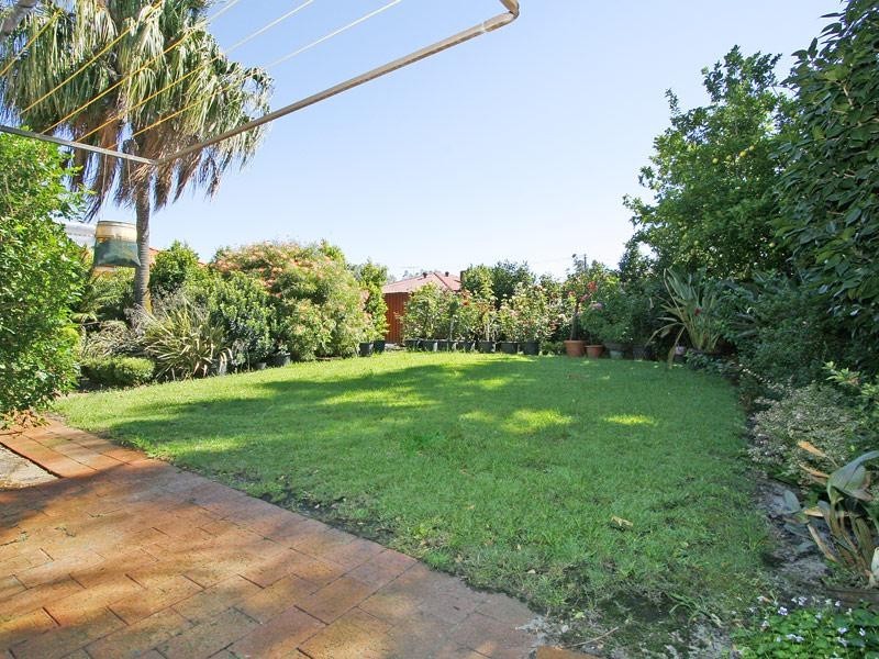 33 Alderhurst Crescent, Bayswater WA 6053