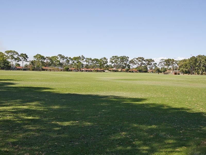 33 Alderhurst Crescent, Bayswater WA 6053