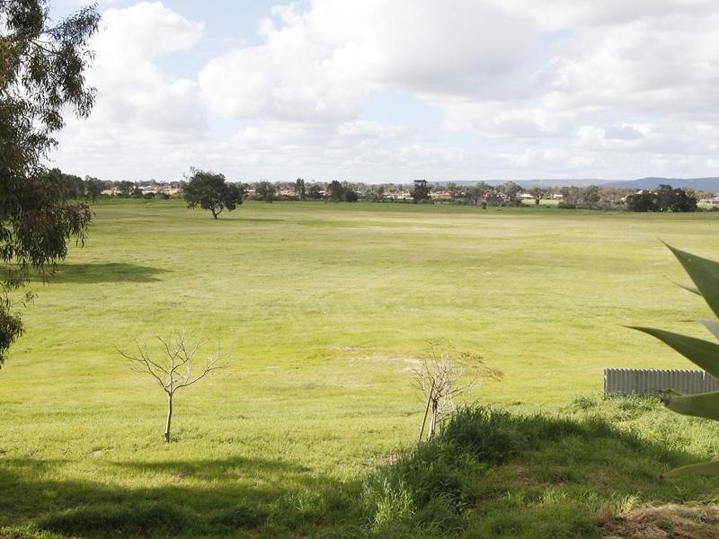 20 Bayley Street, Woodbridge WA 6056