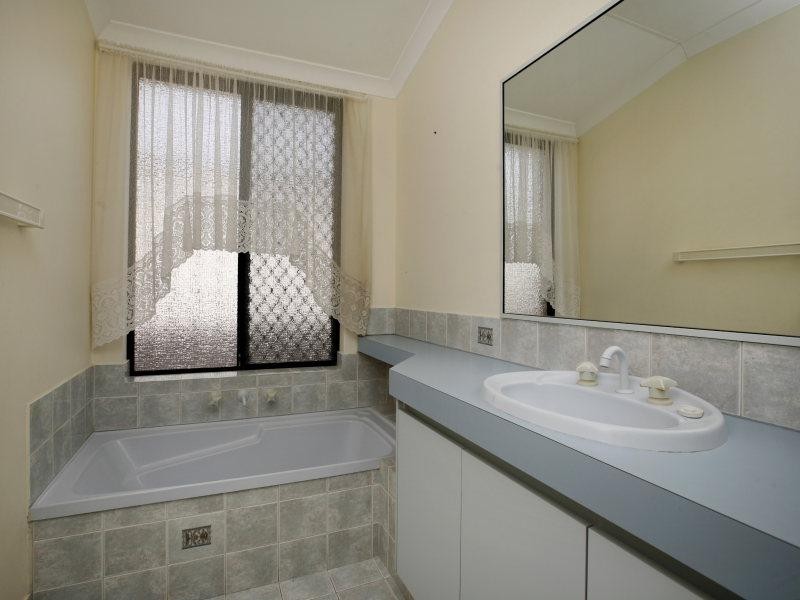 18 Denia Rise, Beechboro WA 6063