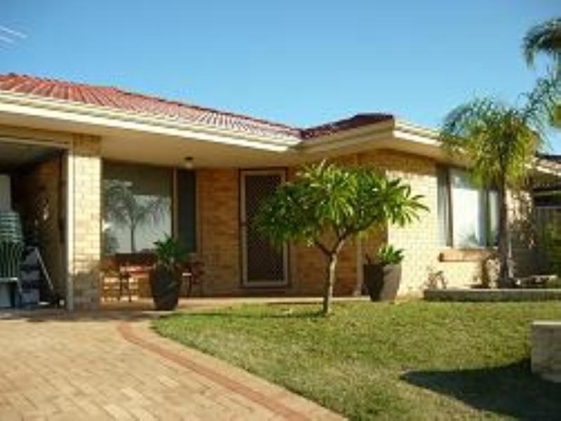 18 Olenek Place, Beechboro WA 6063