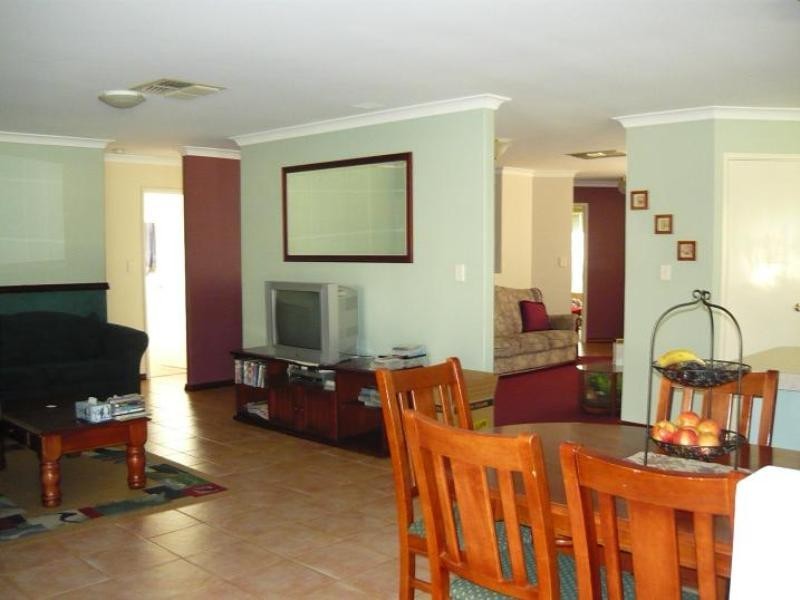 18 Olenek Place, Beechboro WA 6063