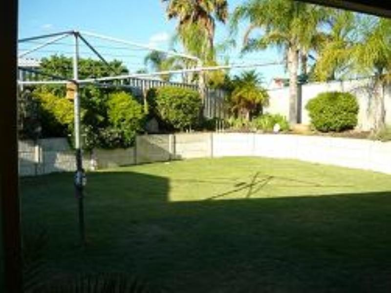 18 Olenek Place, Beechboro WA 6063