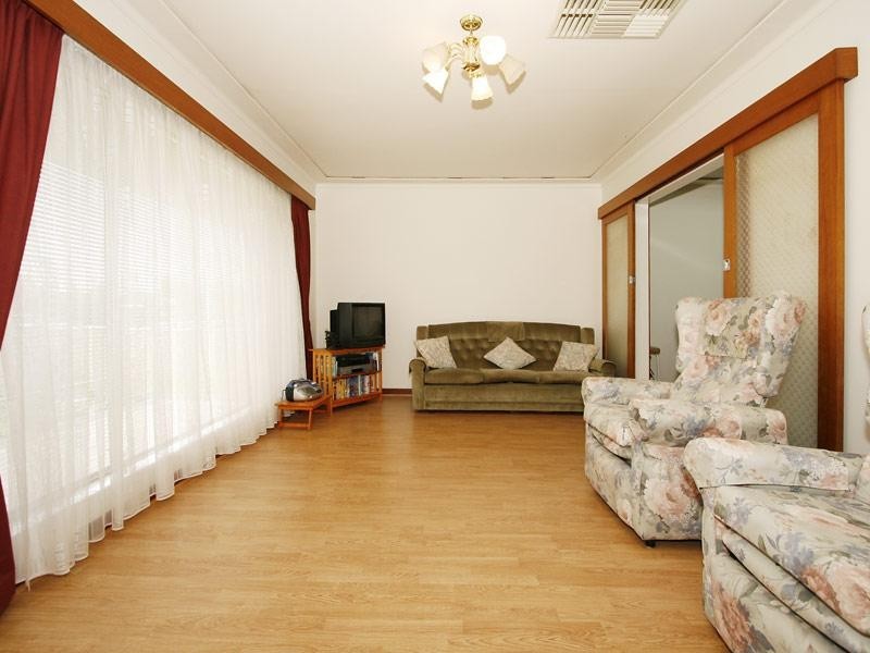 1 Ireland Way, Bassendean WA 6054