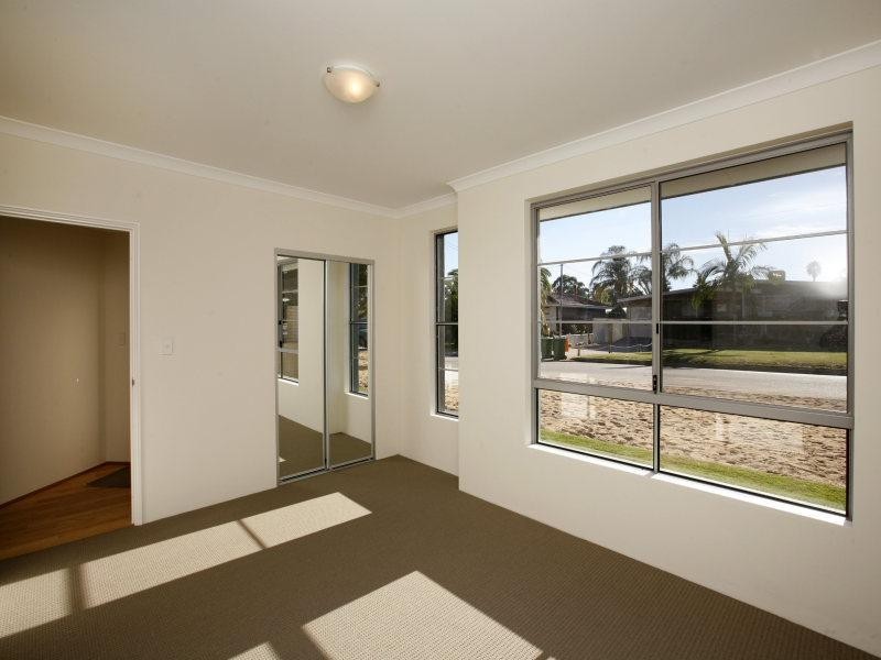 4b O’Mara Place, Belmont WA 6104