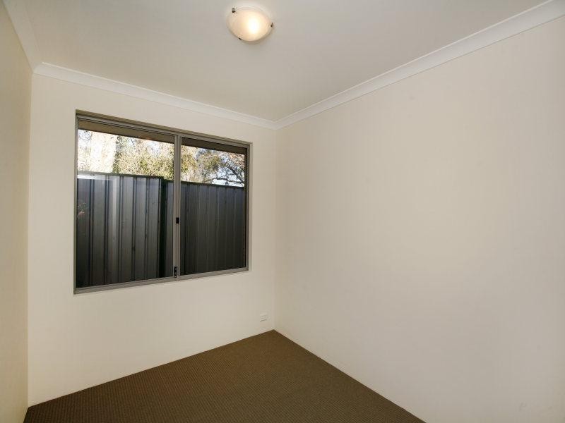 4b O’Mara Place, Belmont WA 6104