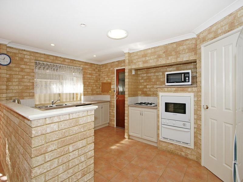 52 Nottingham Gardens, Ballajura WA 6066