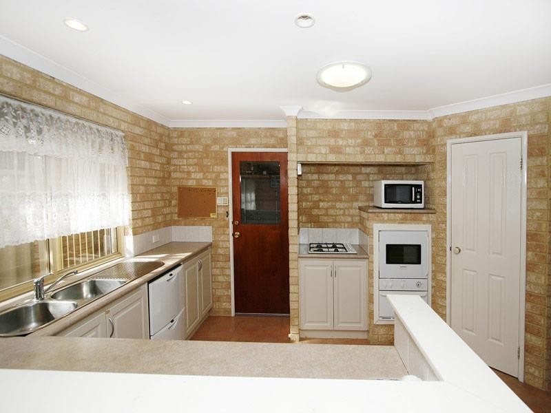 52 Nottingham Gardens, Ballajura WA 6066