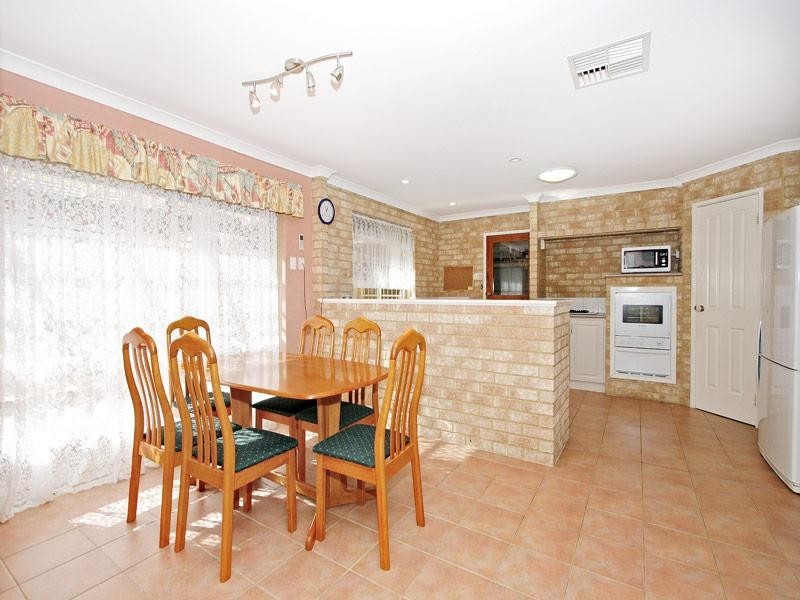 52 Nottingham Gardens, Ballajura WA 6066