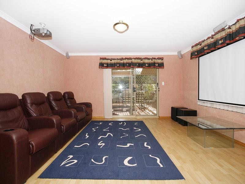 52 Nottingham Gardens, Ballajura WA 6066