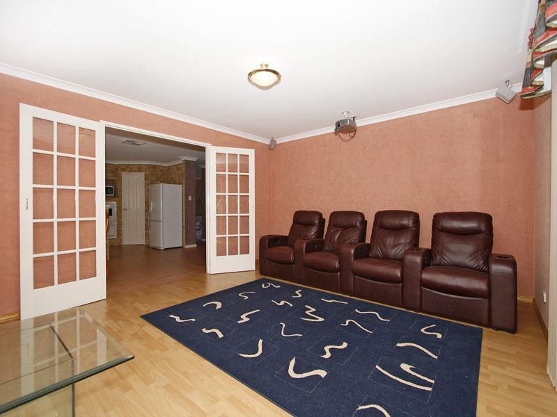 52 Nottingham Gardens, Ballajura WA 6066