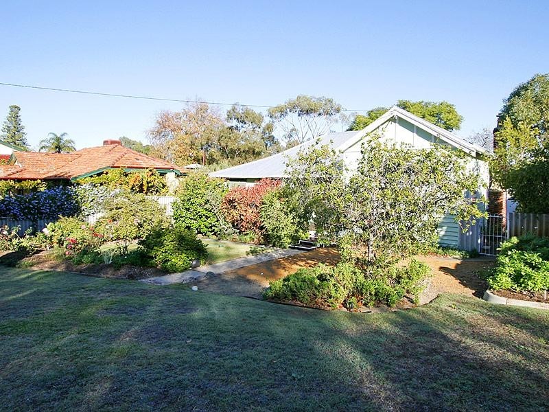 13 River Street, Bassendean WA 6054