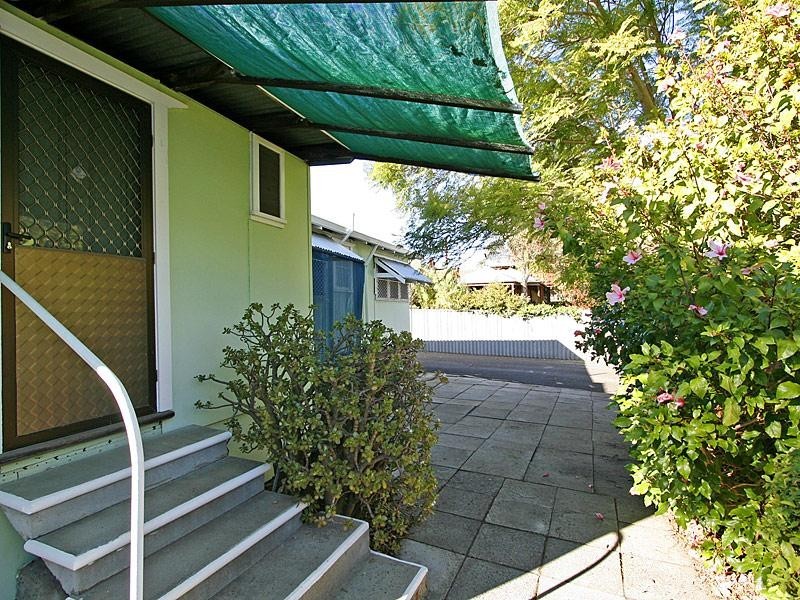 13 River Street, Bassendean WA 6054