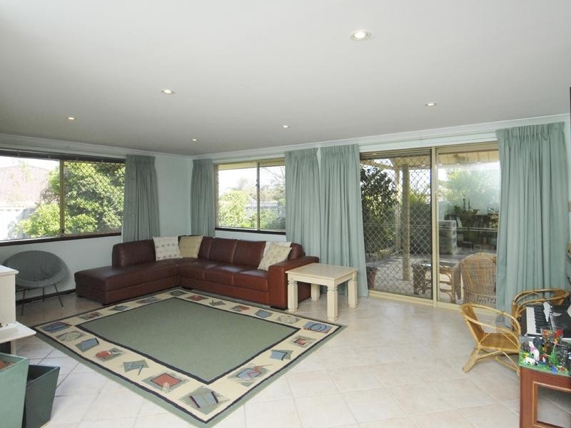 24 Rosewood Crescent, Dianella WA 6059