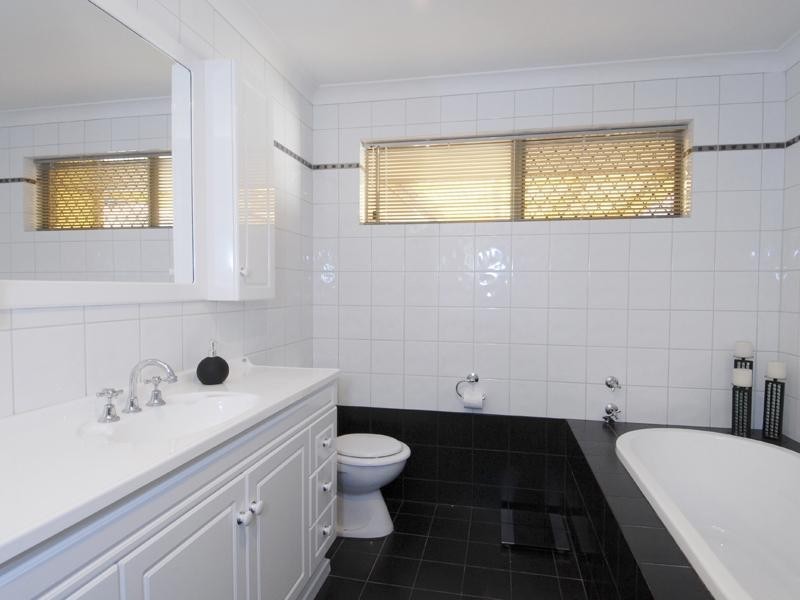 24 Rosewood Crescent, Dianella WA 6059