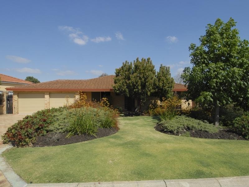 24 Rosewood Crescent, Dianella WA 6059