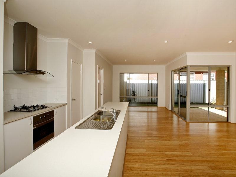 27 Paulett Way, Belmont WA 6104