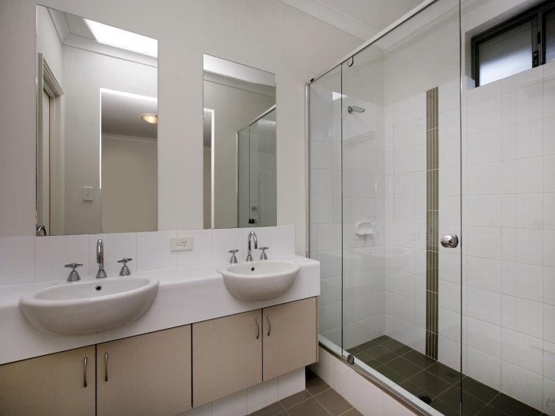 27 Paulett Way, Belmont WA 6104