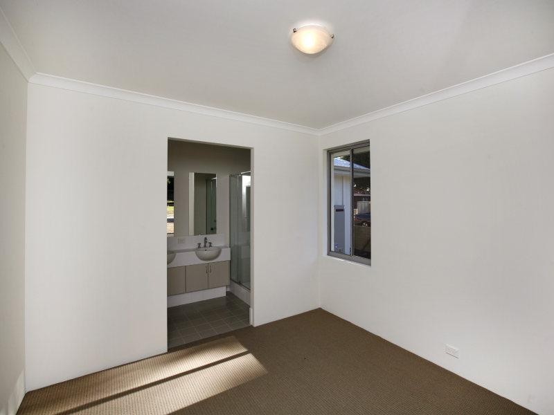 27 Paulett Way, Belmont WA 6104