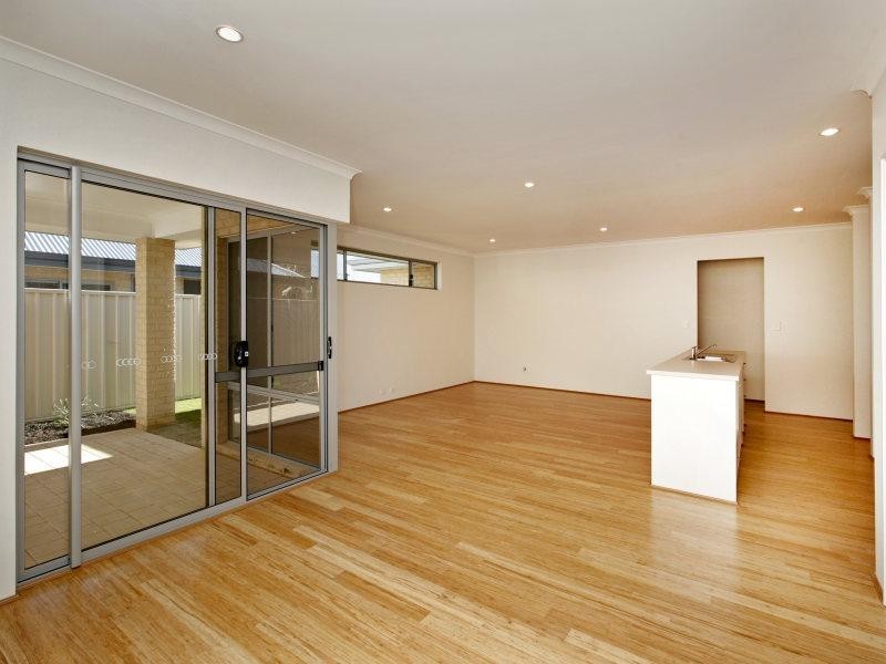 27 Paulett Way, Belmont WA 6104