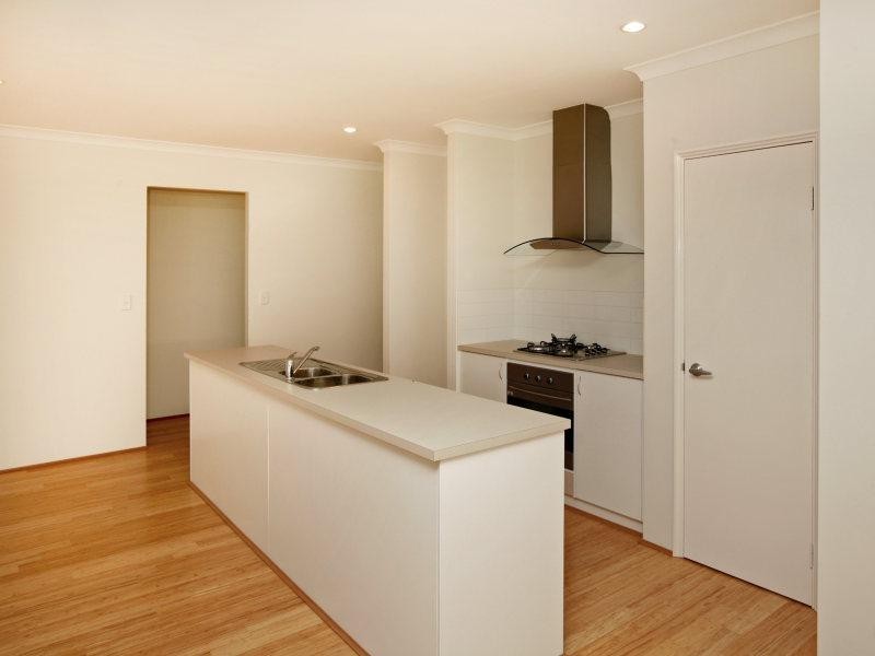 27 Paulett Way, Belmont WA 6104