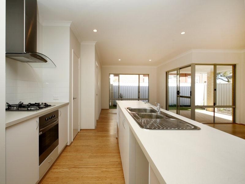 27 Paulett Way, Belmont WA 6104