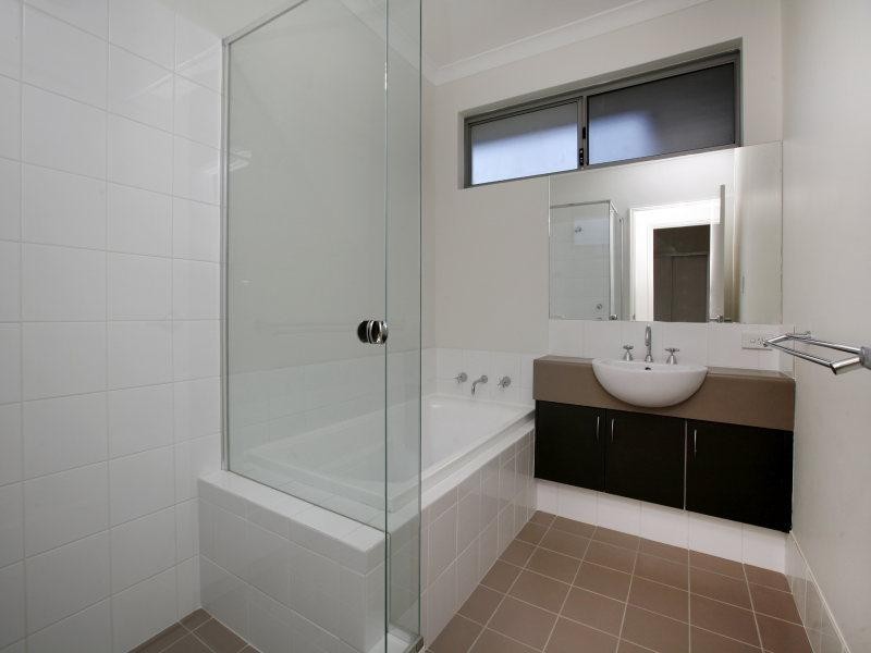 27 Paulett Way, Belmont WA 6104