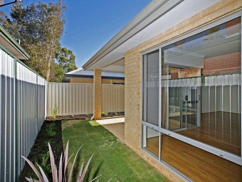 27 Paulett Way, Belmont WA 6104