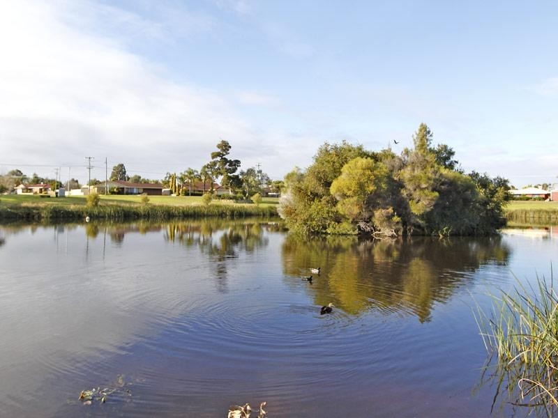 39 Maranon Crescent, Beechboro WA 6063