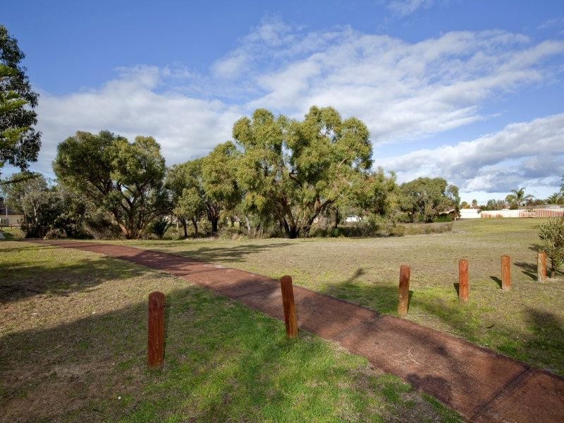 17 Ribble Place, Beechboro WA 6063