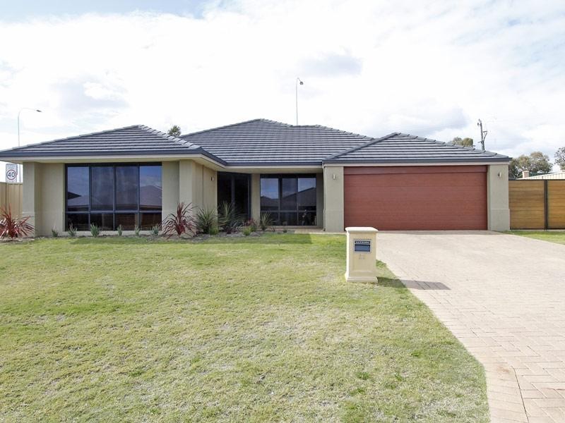 22 Calytrix Crescent, Success WA 6164