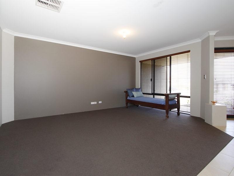 22 Calytrix Crescent, Success WA 6164