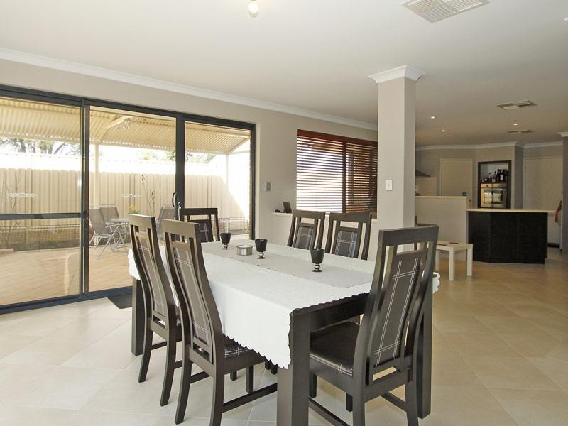 22 Calytrix Crescent, Success WA 6164