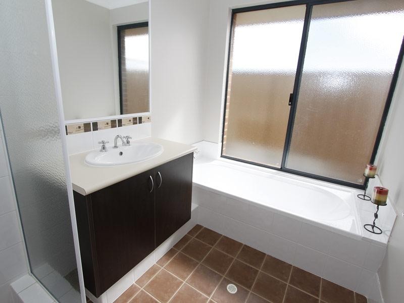 22 Calytrix Crescent, Success WA 6164