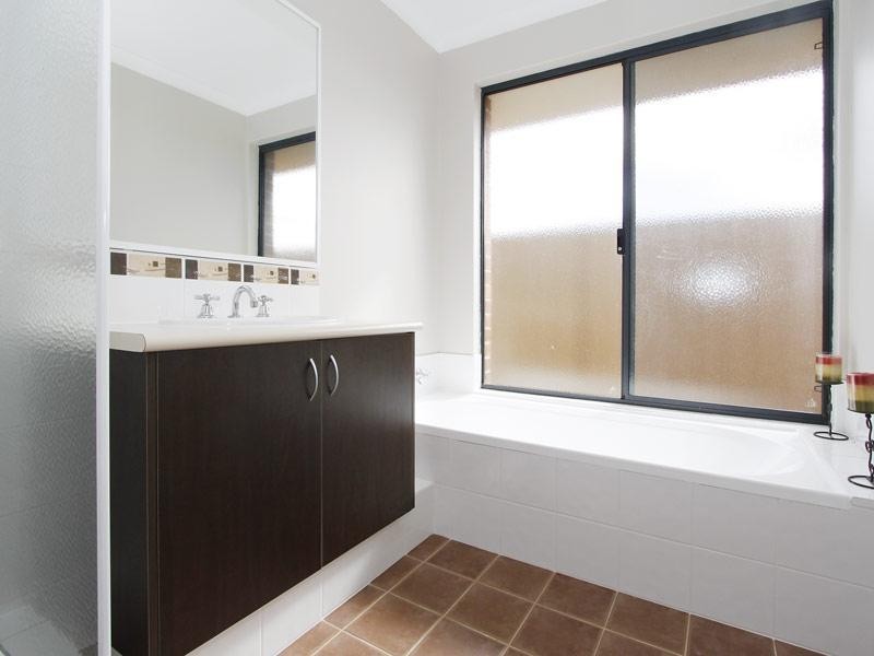 22 Calytrix Crescent, Success WA 6164