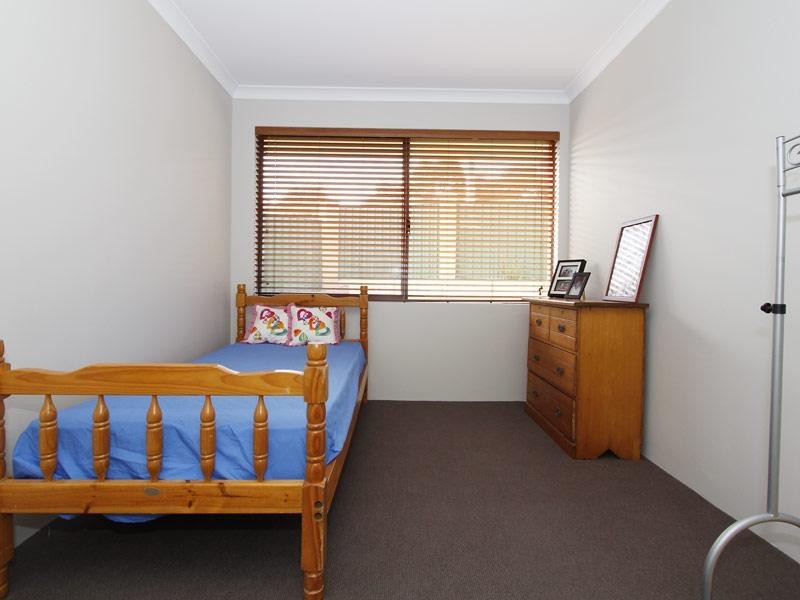 22 Calytrix Crescent, Success WA 6164