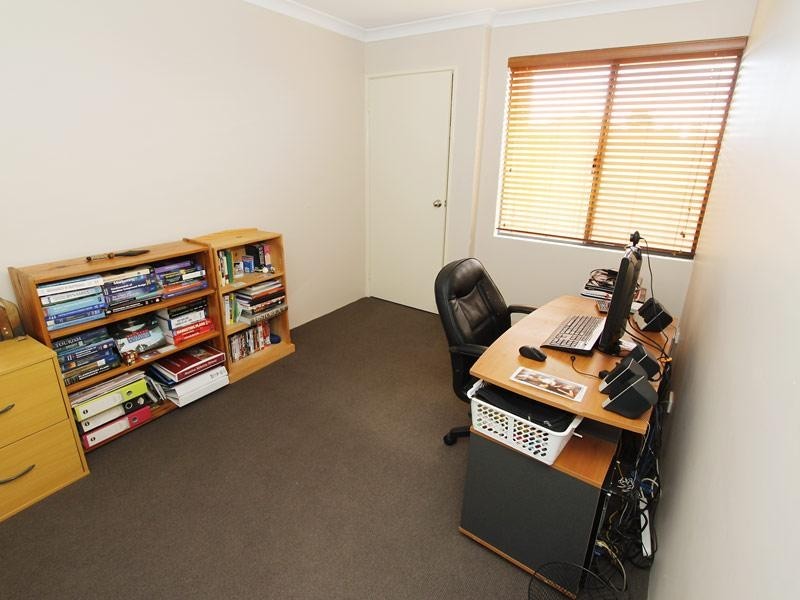 22 Calytrix Crescent, Success WA 6164