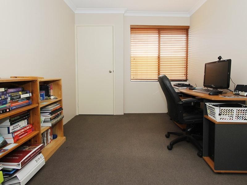 22 Calytrix Crescent, Success WA 6164