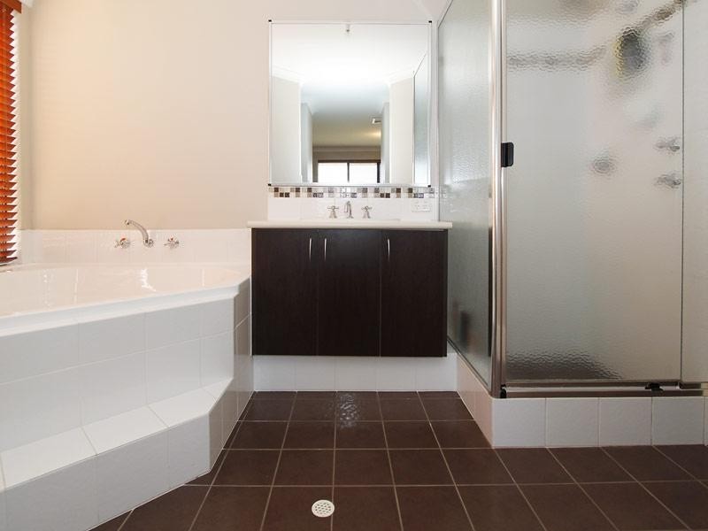 22 Calytrix Crescent, Success WA 6164