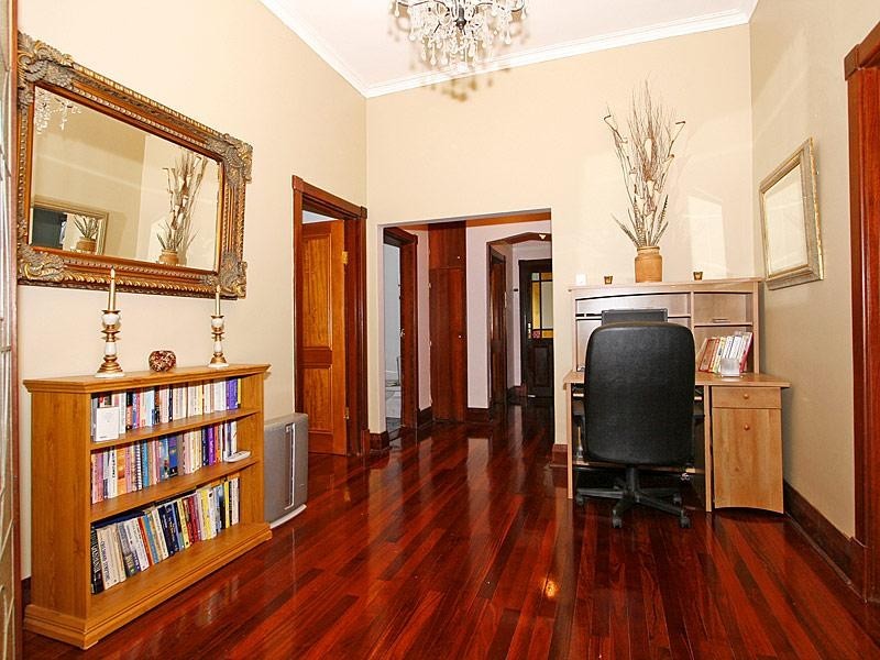 14 Wood Street, Inglewood WA 6052