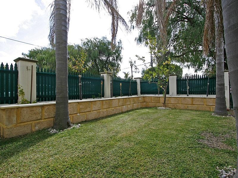 14 Wood Street, Inglewood WA 6052