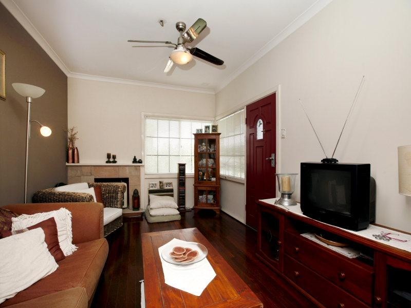 19 Bromley Street, Embleton WA 6062