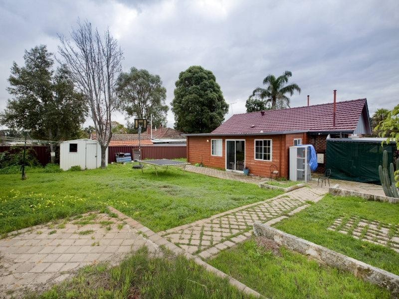 19 Bromley Street, Embleton WA 6062