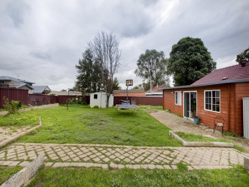 19 Bromley Street, Embleton WA 6062