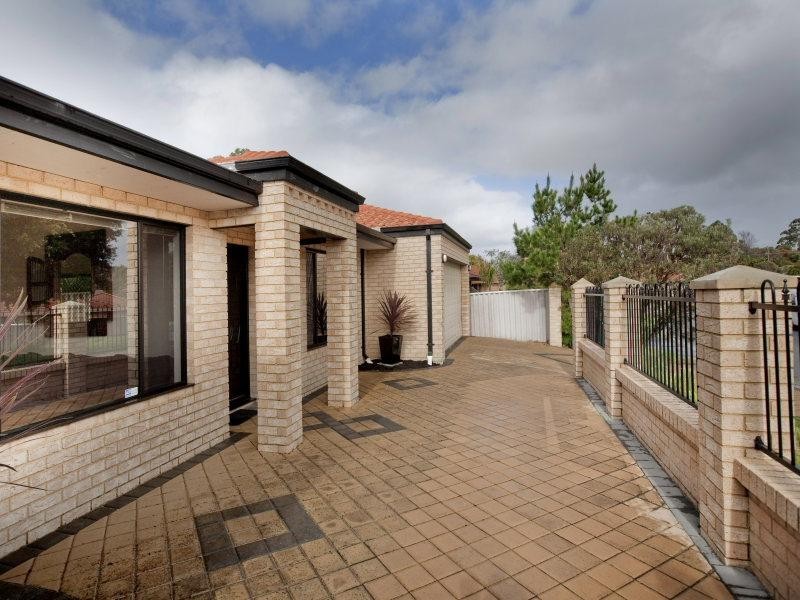 1 Duval Court, Marangaroo WA 6064