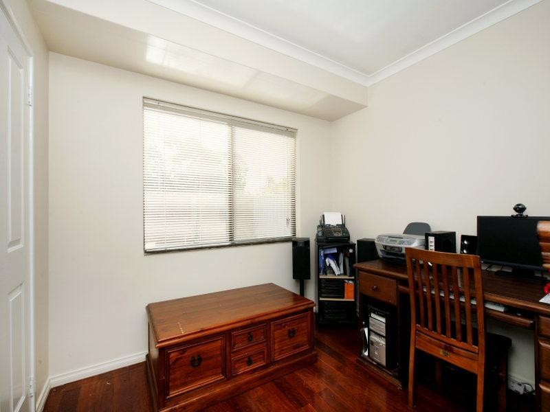 1 Duval Court, Marangaroo WA 6064